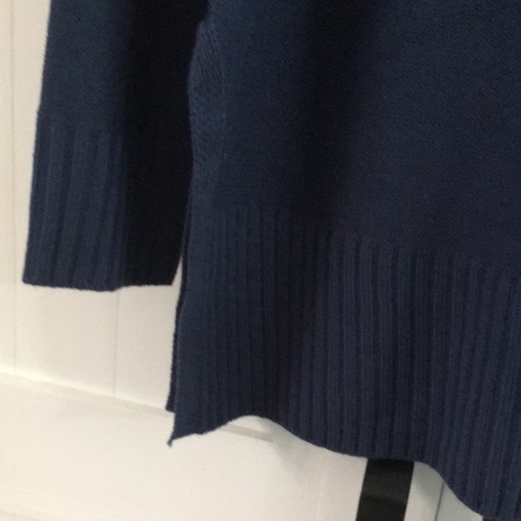 Fashion Merokeety Crewneck solid Navy blue knit pullover sweater. Medium - Picture 6 of 13